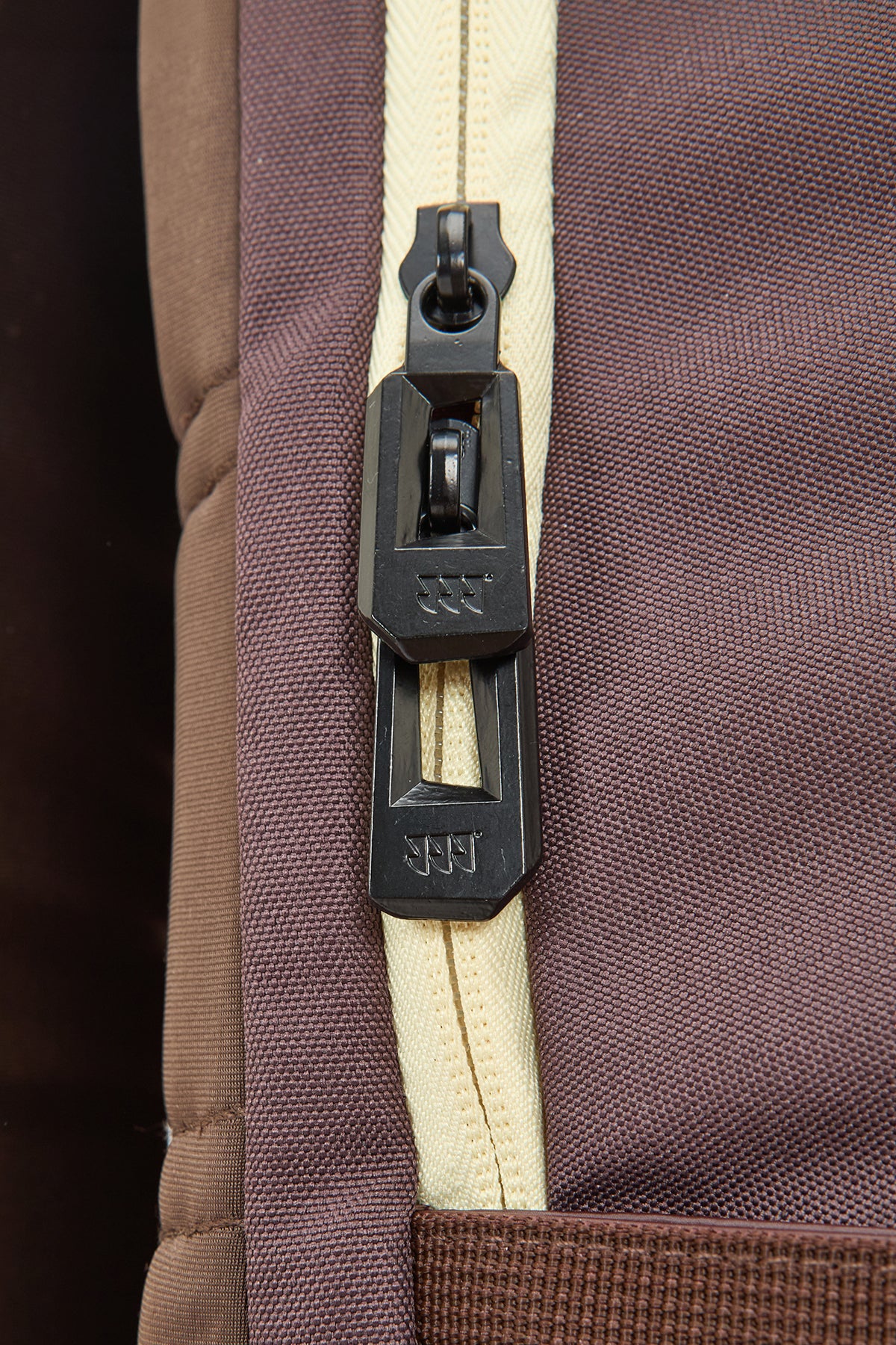 MOCHILA HOCKEY BALLING URBAN ALTER/2 CAROB